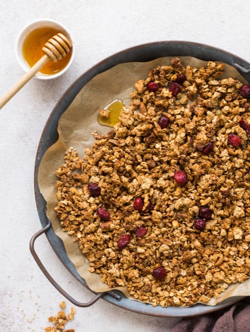 Conoce cuánta proteína tiene la avena y descubre cómo este cereal nutritivo te ayuda a mantener un estilo de vida saludable.